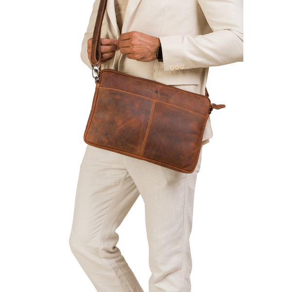 Leather Laptop Sleeve - MacBook Pro/Air 13/15/16 inch sleeve with Strap - Montreal Sandal